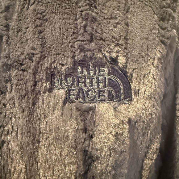 The North Face Women's Faux Fur Grey Teddy Jacket Size S - Picture 2 of 11